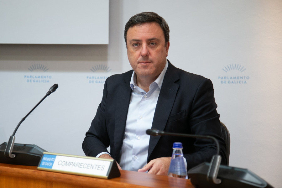 El PSOE de Santiago estudia reprobar a Formoso por su apoyo a que A Coruña imparta Medicina