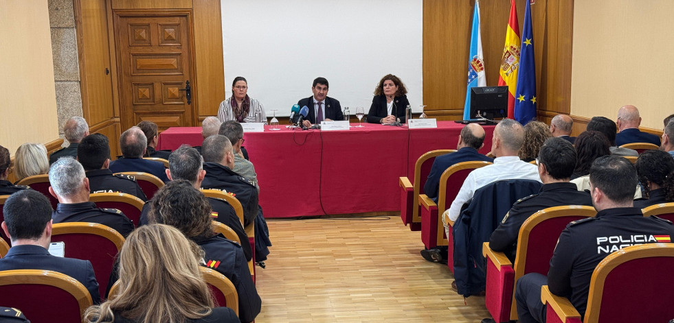 Pedro Blanco señala en Bergondo la importancia de conocer las vías por las que se ejerce la violencia contra las mujeres