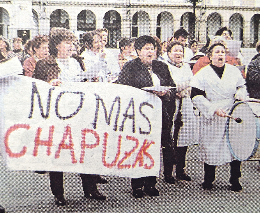 Hace 25 años | Protesta por el retraso hasta 2001 de la reforma de la plaza de Elviña