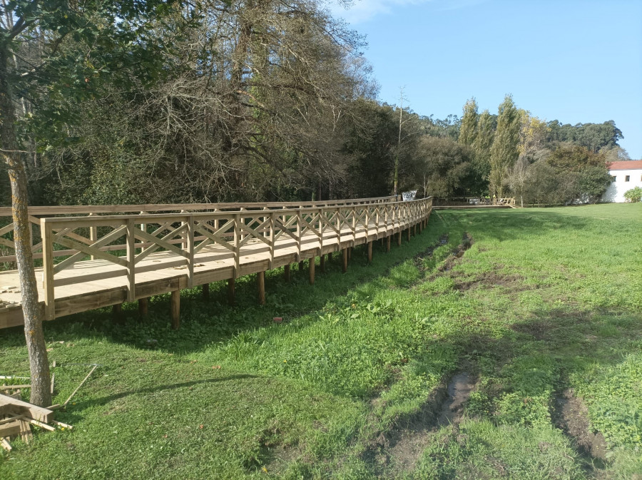 Arteixo finaliza las obras del nuevo tramo del paseo junto al Rego da Bidueira