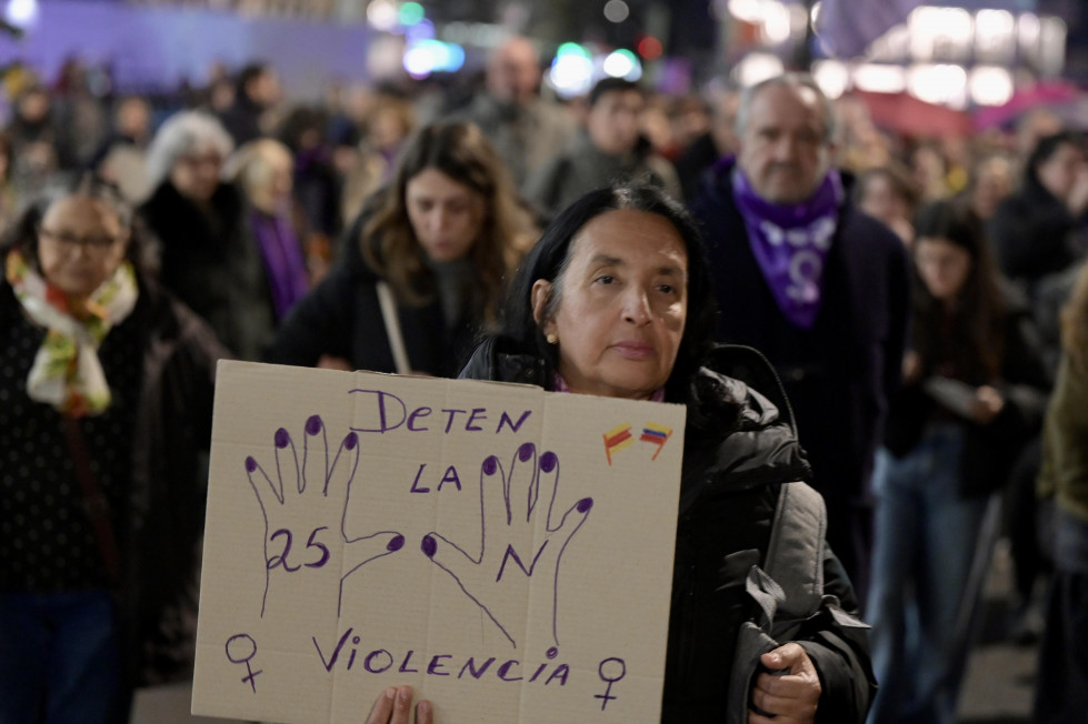 Marcha del 25 N contra la violencia machista en A Coruña @ Javier Alborés (22)