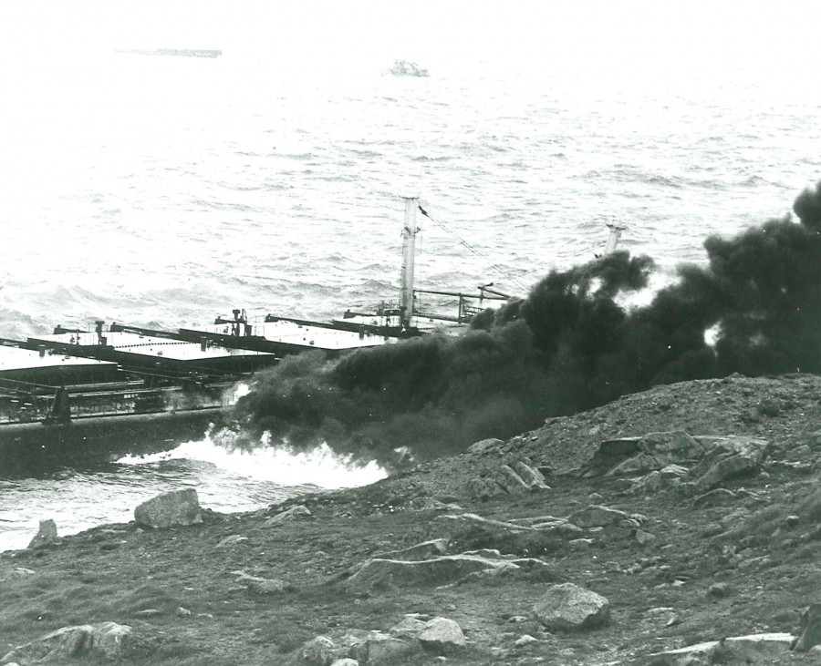 Hace 25 años | Los mariscadores urgen el pago de las indemnizaciones por el ‘Mar Egeo’