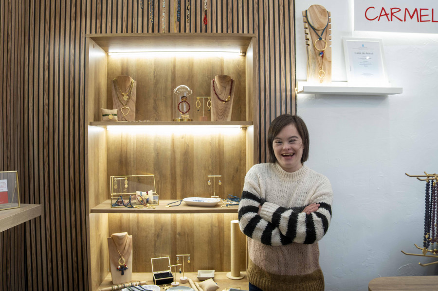 Abre Carmelamola, un ejemplo de superación en el mercado coruñés de San Agustín