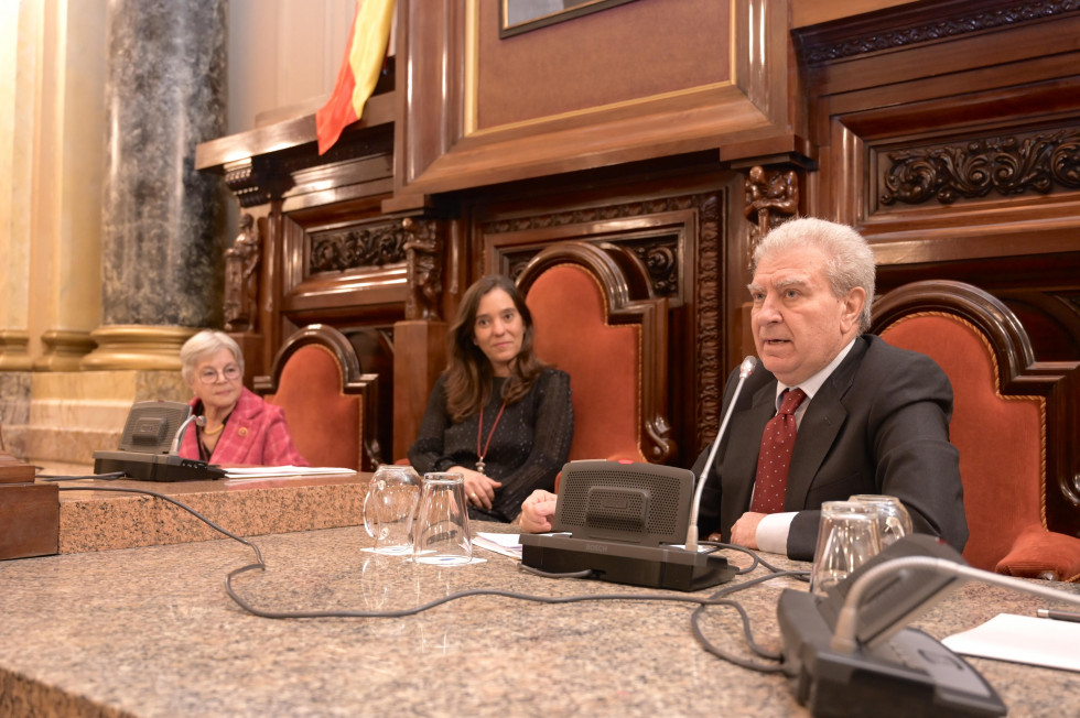 César Antonio Molina ingresa en el Instituto Cornide (21)