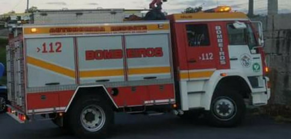 Dos heridos leves en un accidente de tráfico en Sada