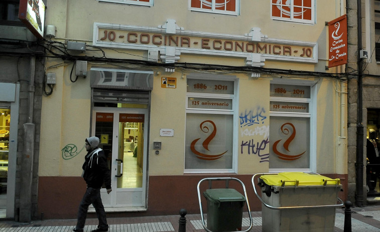 Hace 25 años | Francisco Vázquez inaugura los nuevos comedores de la Cocina Económica