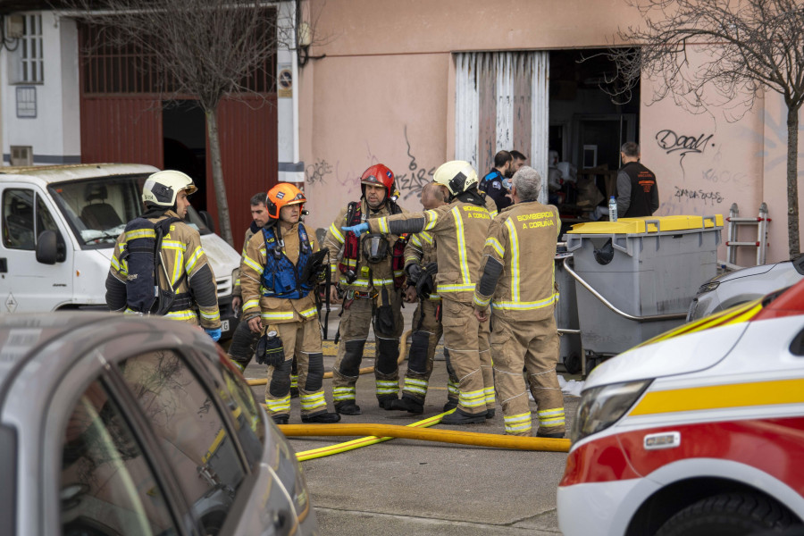 Un herido en el incendio de una vivienda en Culleredo