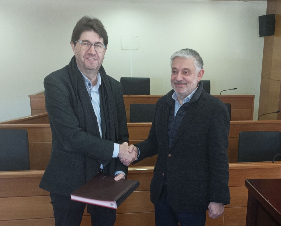 Calvelo y Ucha, durante la firma del convenio de Estrella