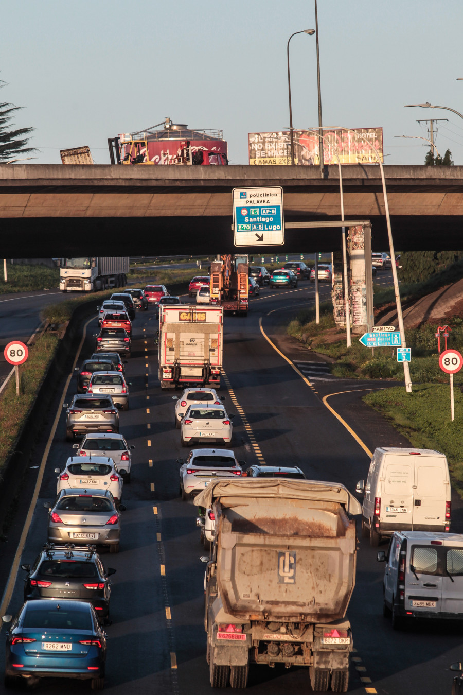 Grandes retenciones en Alfonso Molina por un motorista herido