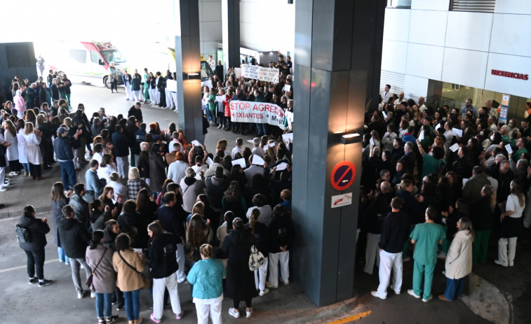 Condenado a dos años y medio por agredir a un médico del hospital de A Coruña