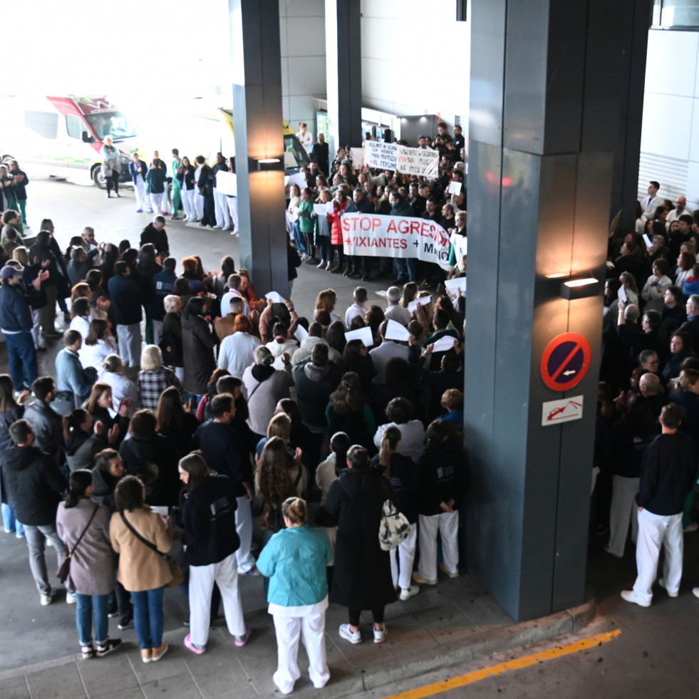 Condenado a dos años y medio por agredir a un médico del hospital de A Coruña