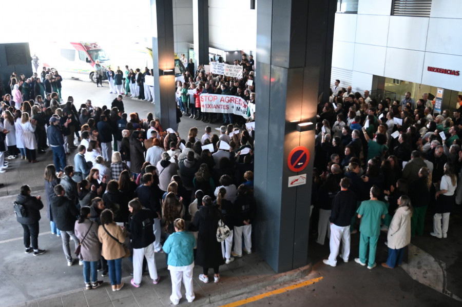 Condenado a dos años y medio por agredir a un médico del hospital de A Coruña