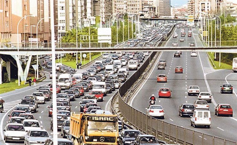 Hace 25 años | Más de dos horas de atasco en Lavedra a consecuencia de un accidente