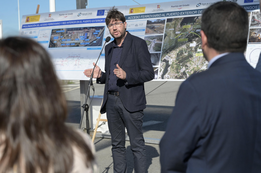 Setenta municipios de España defienden en Arteixo la gestión pública del servicio de abastecimiento de agua