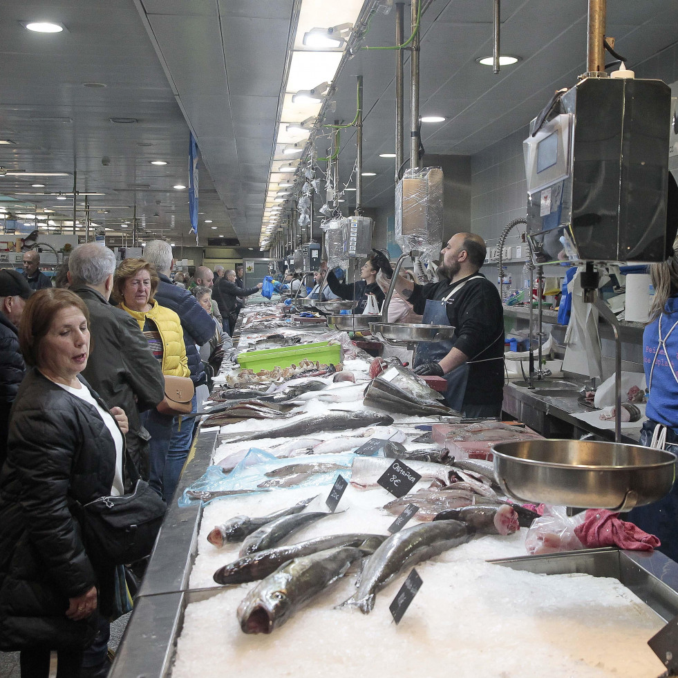 El “postureo” llena los mercados de A Coruña: “Hay mucha foto, pero en venta vamos tirando”