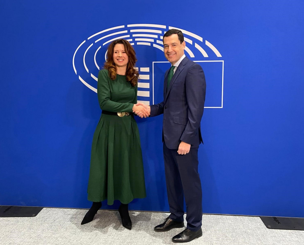 Juanma Moreno y Kata Tütto