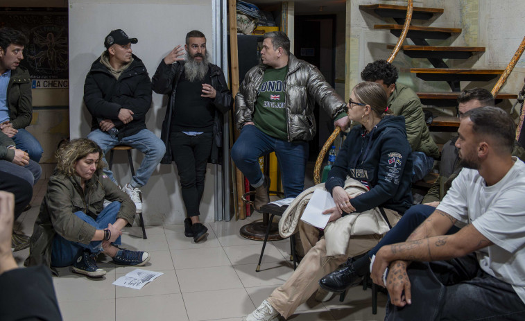 La alcaldesa de A Coruña mueve ficha para atajar la crisis con los hosteleros