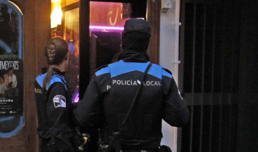 Casi 40 policías intervienen en una redada en un after de Matogrande