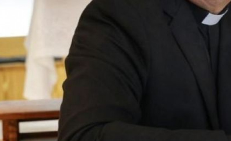 El cura de Muros abandona el sacerdocio y se despide de la parroquia con un comunicado en las redes sociales