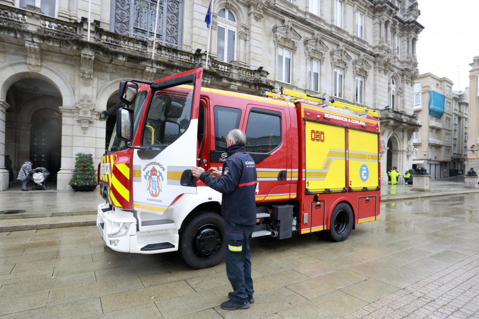 Renuevan el camión del parque móvil de Bomberos (24)