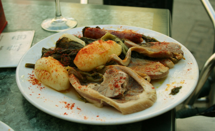 Las mejores fiestas gastronómicas de este fin de semana: cocido, filloas y lacón con grelos