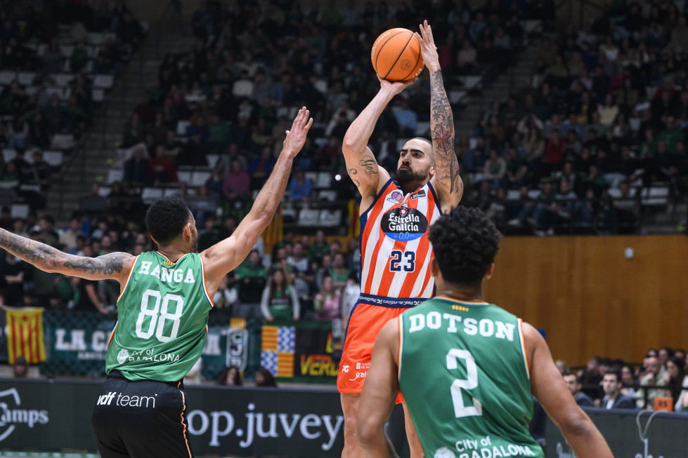 RS777339 J20 JOV COR Firmar acb Photo   David Grau