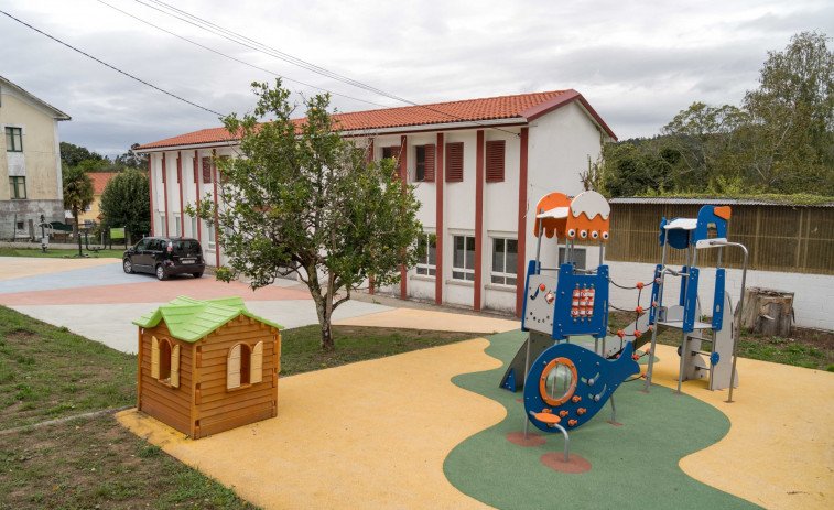 Paderne dotará de servicio gratuíto de madrugares a la escuela unitaria de Viñas