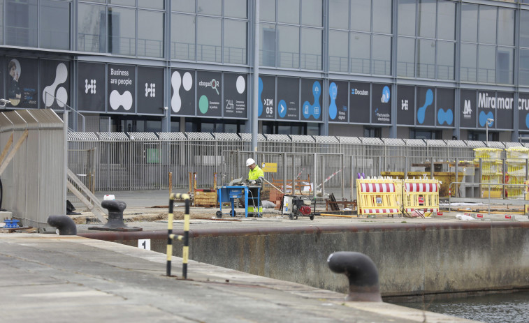 El muelle de Trasatlánticos de A Coruña se refuerza para acoger cruceros más grandes