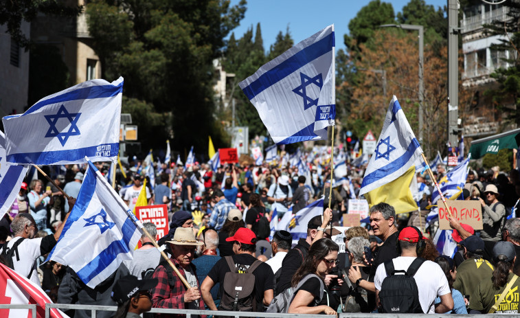 Repudio a Netanyahu y clamor por los rehenes: miles de israelíes se unen en Jerusalén