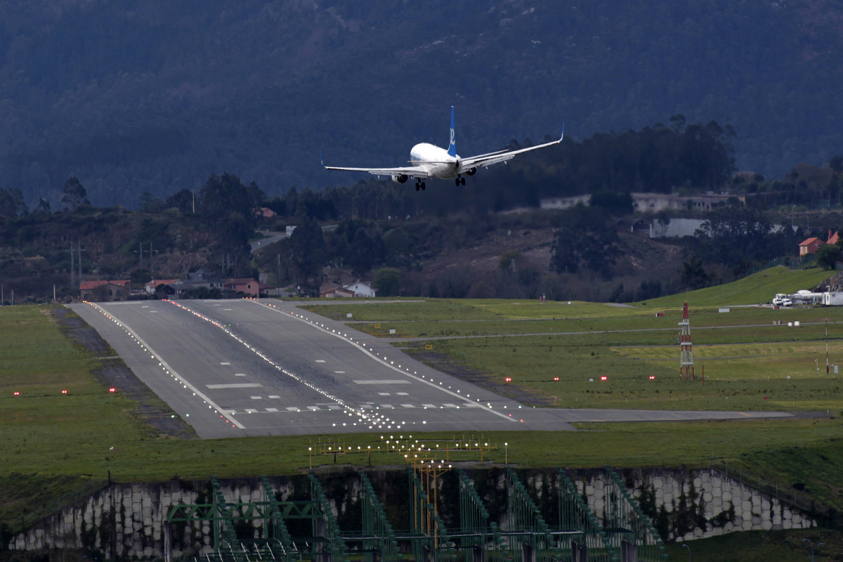 Aviones aterrizando en medio del viento en Alvedro @ Quintana (1)
