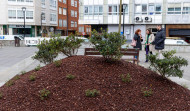 Betanzos abre una “humanizada” y renovada plaza de Uxío Novoneyra