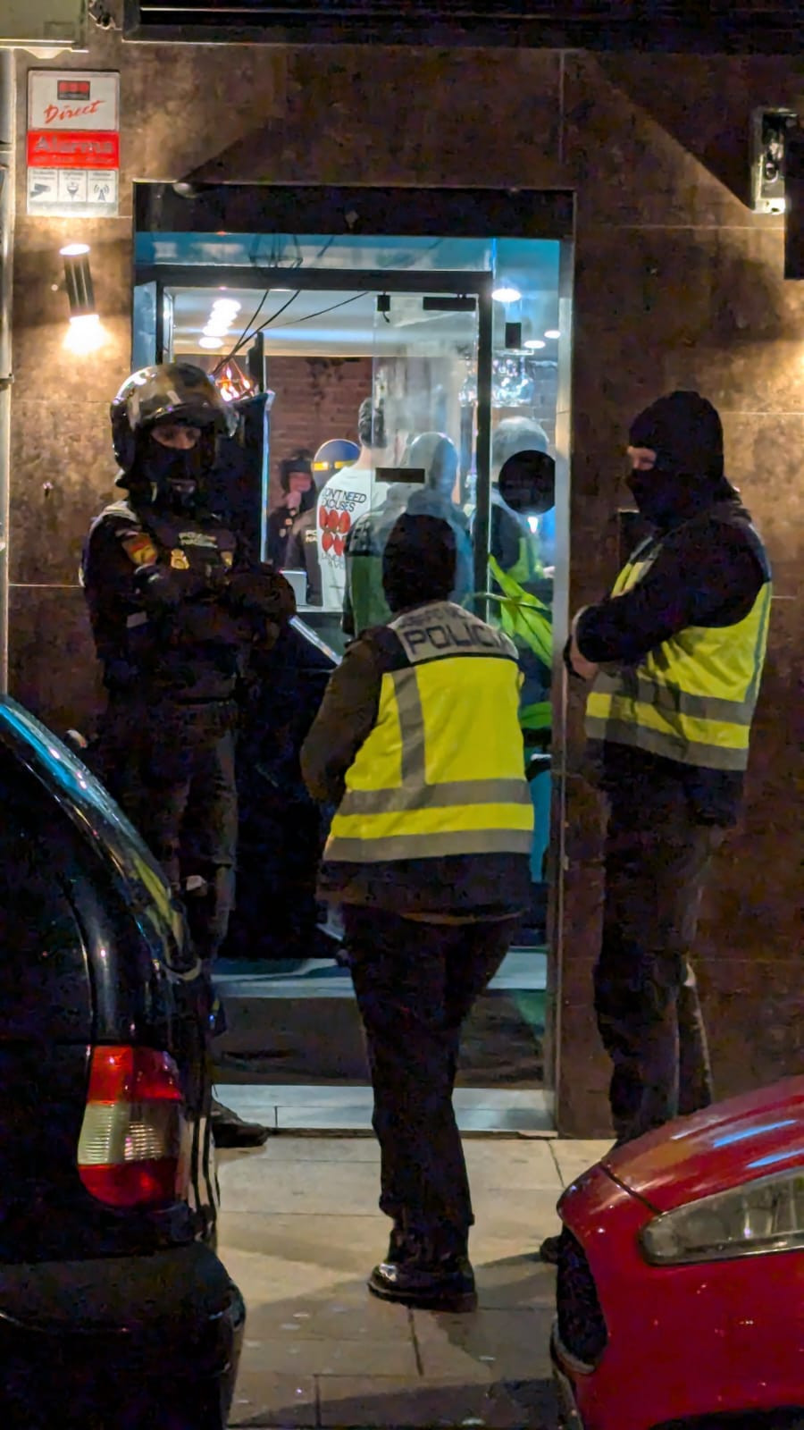 7Redada de la Policía Local y Nacional en varios locales de ocio nocturno de A Coruña (10)