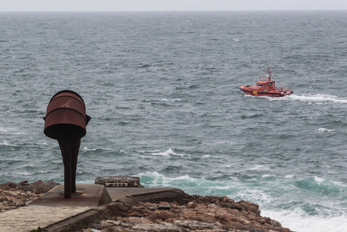 Búsqueda del desaparecido en punta Herminia, en A Coruña @ Quintana (2)