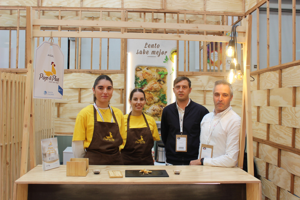 Raúl Dafonte y David Malfaz en su stand en el Galicia Fórum Gastronómico