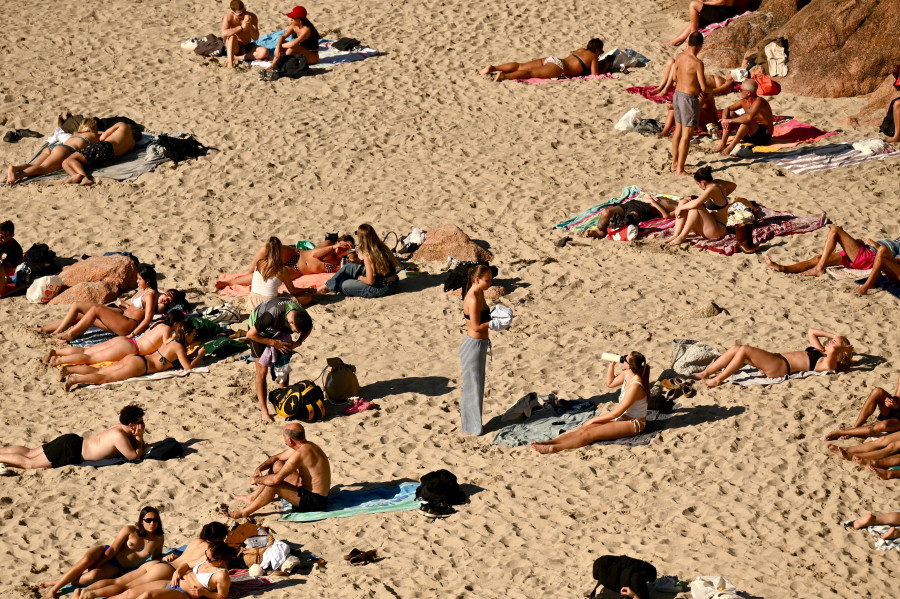 ¿Cuánto calor hace falta para que un coruñés se torre al sol?