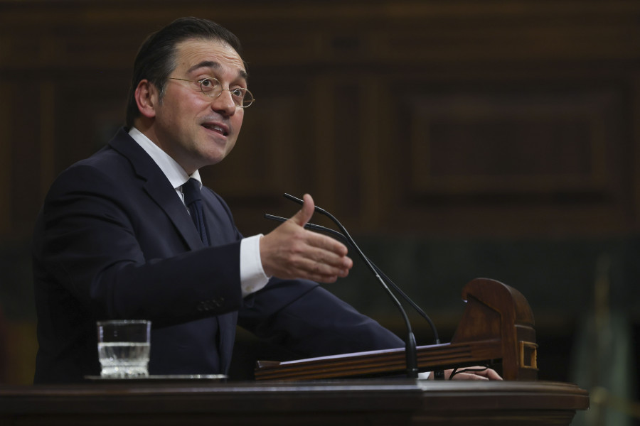 Albares asegura que “nadie se está preparando para una guerra”