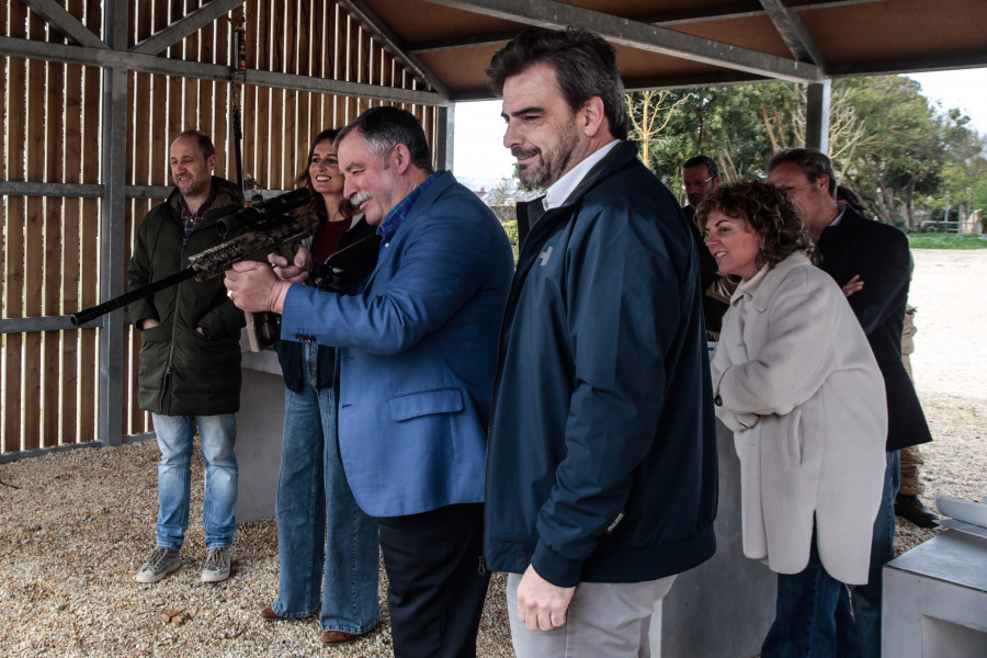 Oleiros, en guerra contra las velutinas