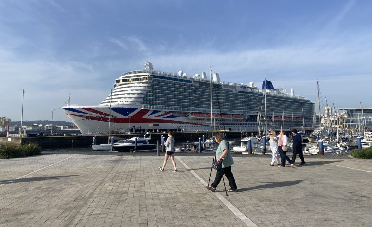 El crucero Arvia inicia su mes de abril más coruñés