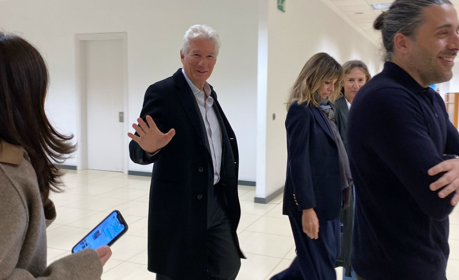 Richard Gere visita Inditex en A Coruña
