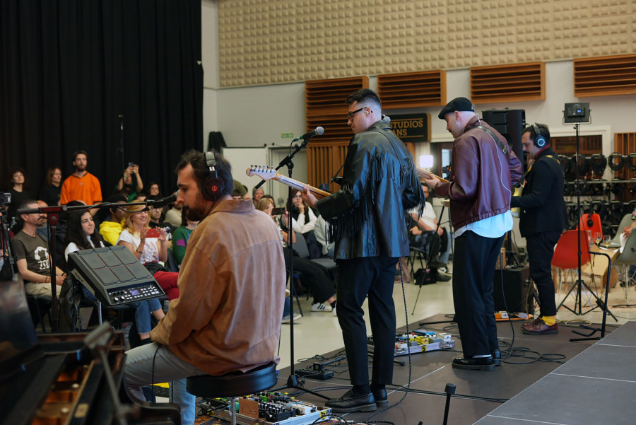 Emprendimiento y música se fusionan en los Estudios Mans de A Coruña