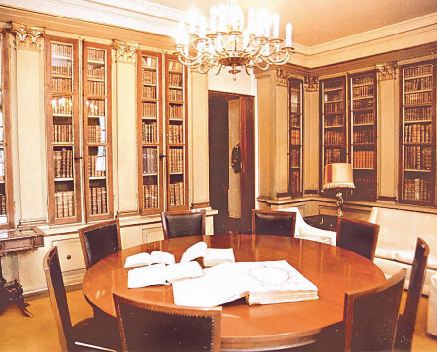 Hace 25 años | Pacto municipal con las Academias para reformar la Casa del Consulado