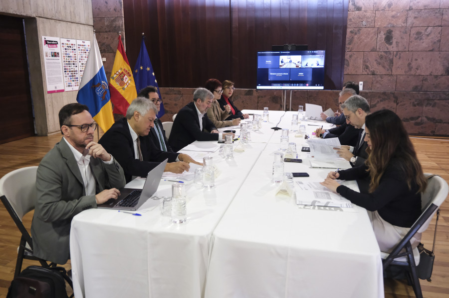 Gobierno y Canarias se coordinarán para derivar a 1.008 menores migrantes solicitantes de asilo