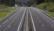 Catorce coches sufren un accidente en cadena en Rianxo