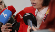 El Gobierno insta a Feijóo a elegir: 