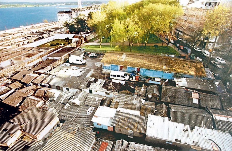 Hace 25 años | El plan de erradicación del chabolismo empieza en los arcones de Orillamar