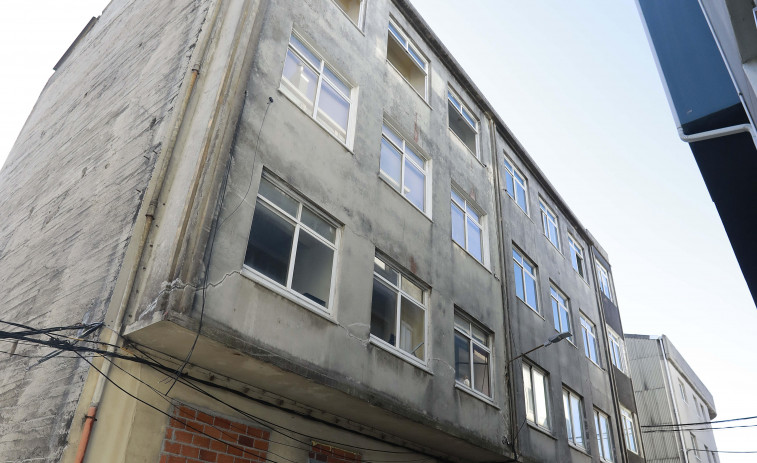 El derribo del edificio donde operaba el clan de la Mora, un nuevo paso en la lucha contra la droga en Meicende