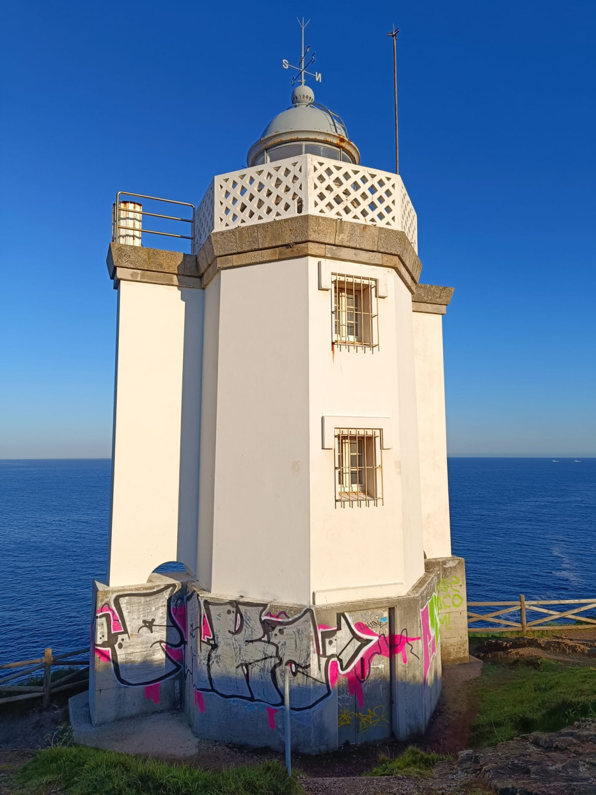 Faro de Mera