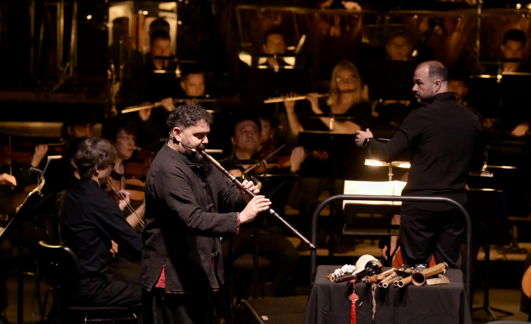 Abraham Cupeiro y la OSG hacen viajar a las familias por la historia y las músicas del planeta