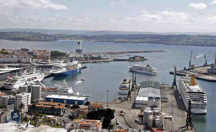 La Autoridad Portuaria de A Coruña licita un contrato de 210.000 € para mantenimiento de bolardos y defensas en los muelles