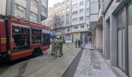 Rescatan a una mujer de 96 años en un incendio en un piso de la calle Barcelona